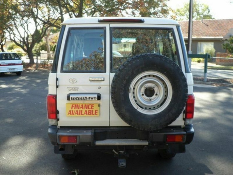 2010 TOYOTA LANDCRUISER Workmate VDJ76R MY10