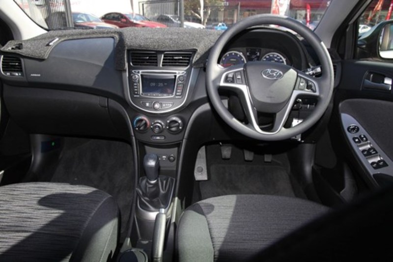 2015 HYUNDAI ACCENT ACTIVE RB3