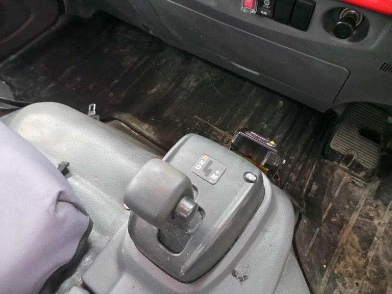 2010 ISUZU NPR200