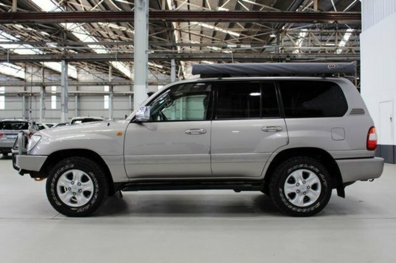 2006 TOYOTA LANDCRUISER SAHARA (4x4) UZJ100R UPGRADE