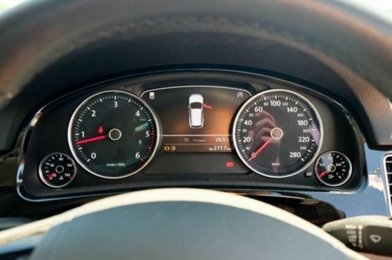2012 VOLKSWAGEN TOUAREG 150TDI Tiptronic 4MOTION 7P MY12.5