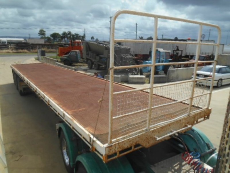 1983 Haulmark Flat top Semi Trailer