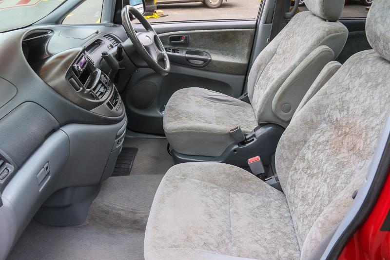 2001 TOYOTA TARAGO