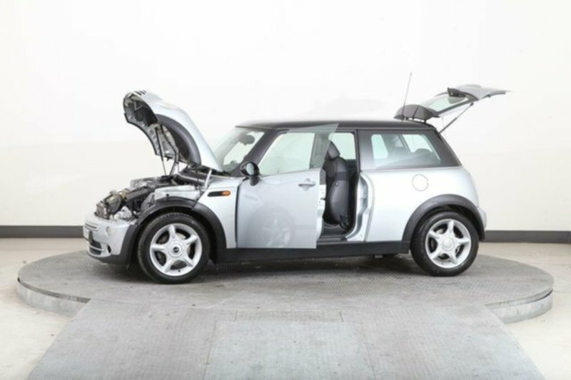 2004 MINI COOPER R50