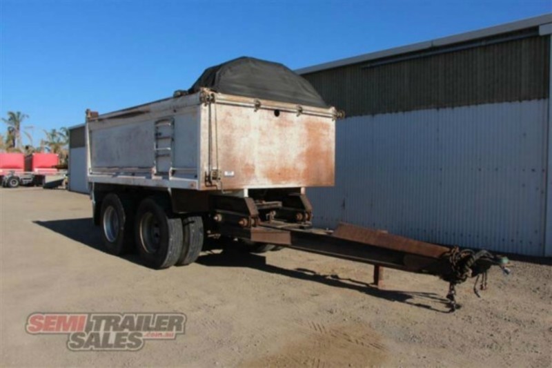 2008 AJ Stock Pig Tipping Pig Trailer
