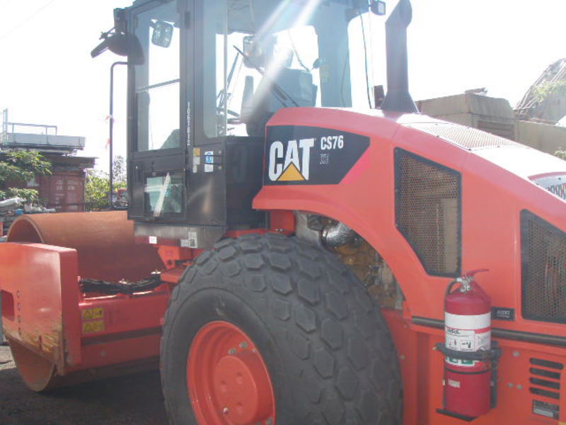 2011 CAT CS76XT Roller