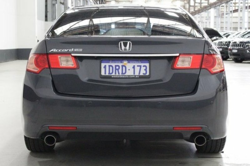 2011 HONDA ACCORD EURO LUXURY NAVI 10 MY11
