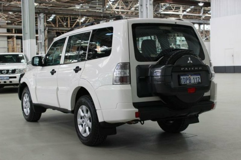2011 MITSUBISHI PAJERO GLX LWB (4x4) NW MY12