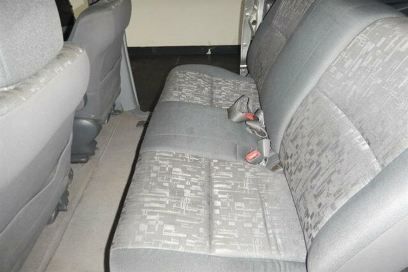 2003 TOYOTA TARAGO GLi ACR30R