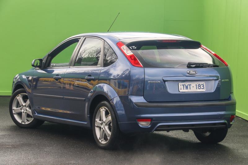 2005 FORD FOCUS LS