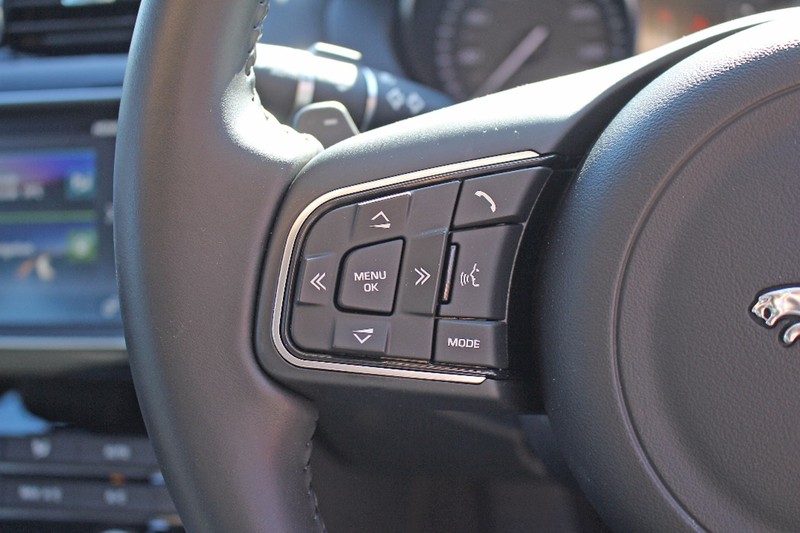 2015 JAGUAR XE 25T PRESTIGE X760