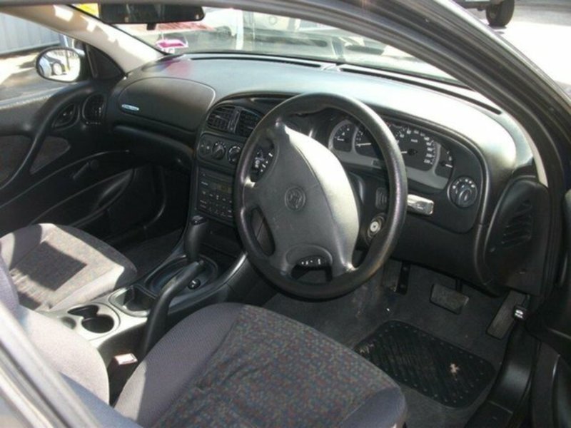 2002 HOLDEN COMMODORE EXECUTIVE VXII