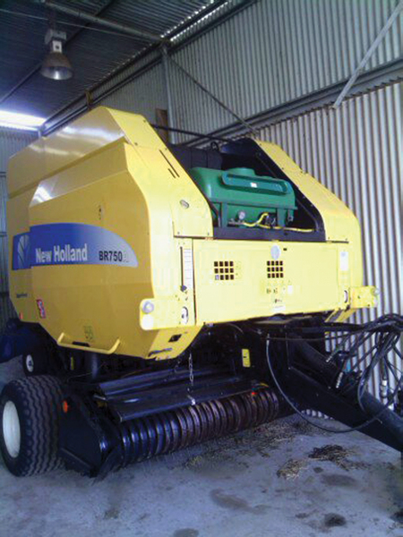 2006 NEW HOLLAND BR750A ROUND BALER