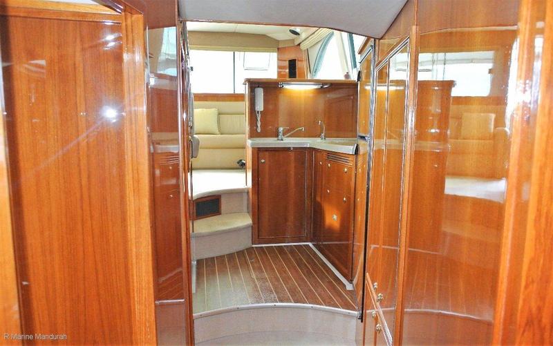 Riviera 42 Flybridge *** OUTSTANDING CONDITION ***$459,000***