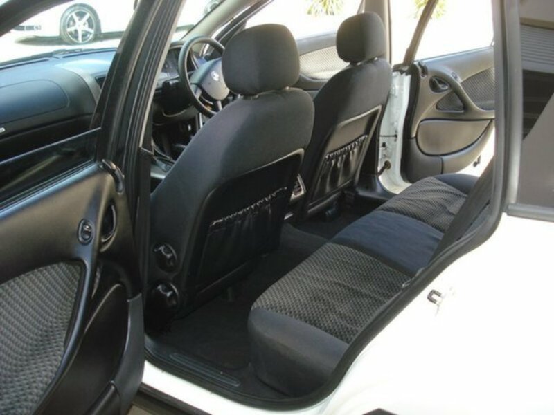2004 HOLDEN COMMODORE EXECUTIVE VYII
