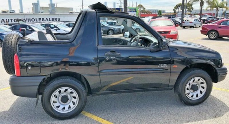 2001 SUZUKI GRAND VITARA JLX "CONVERTIBLE"