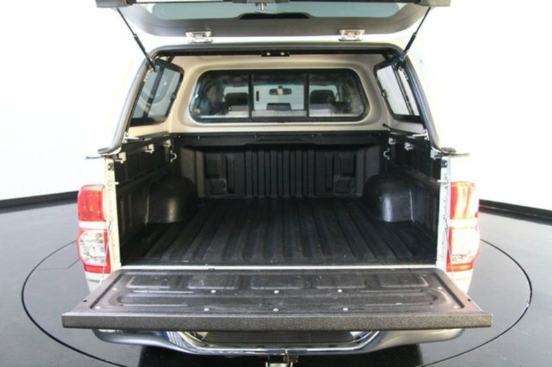 2013 TOYOTA HILUX SR5 (4x4) KUN26R MY12