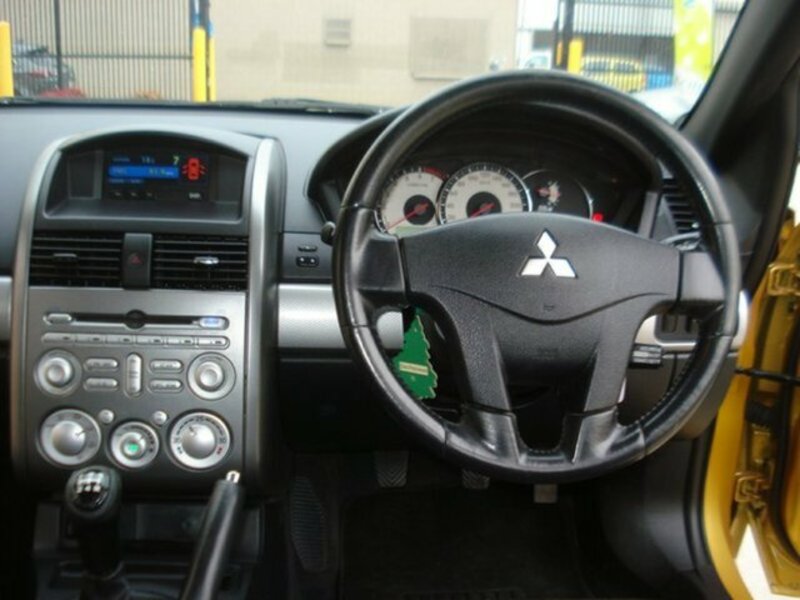2005 MITSUBISHI 380 VRX