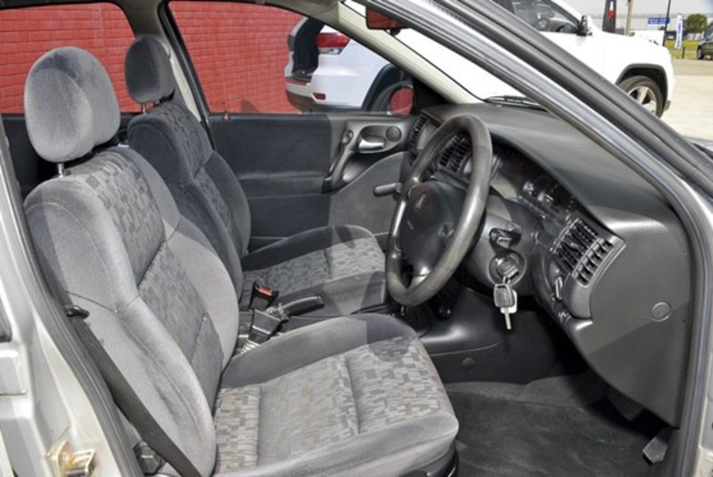 2000 HOLDEN VECTRA GL JS II