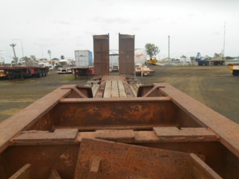 Drake Low LoaderPlatform Semi Trailer