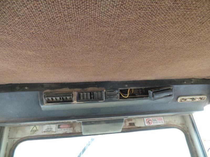 1990 MITSUBISHI MG400