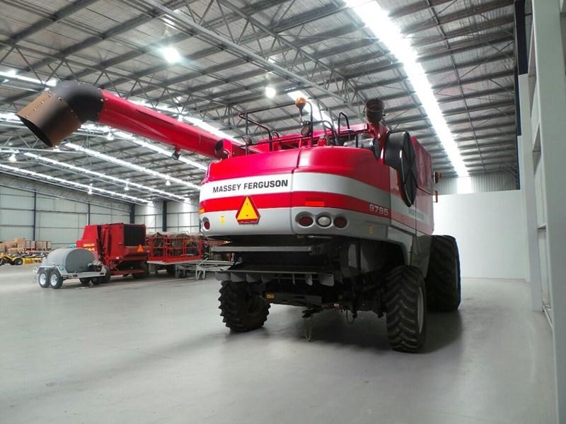 2010 MASSEY FERGUSON 9795 HEADER