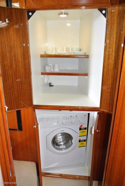 Riviera 42 Flybridge *** OUTSTANDING CONDITION ***$459,000***