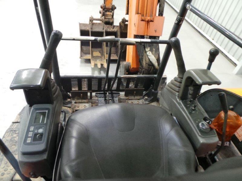2004 HITACHI ZX50U