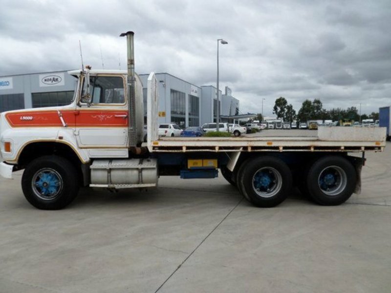 1990 FORD LOUISVILLE L9000