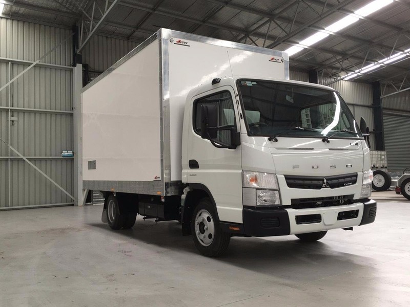 2016 FUSO Canter 515 METROLite Canter 515 Truck