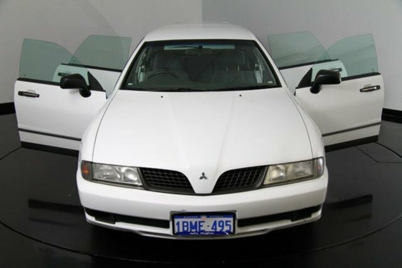 2001 MITSUBISHI MAGNA EXECUTIVE TJ