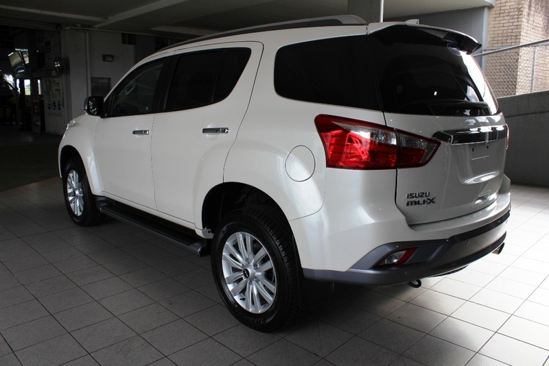 2017 ISUZU MU-X LS-T
