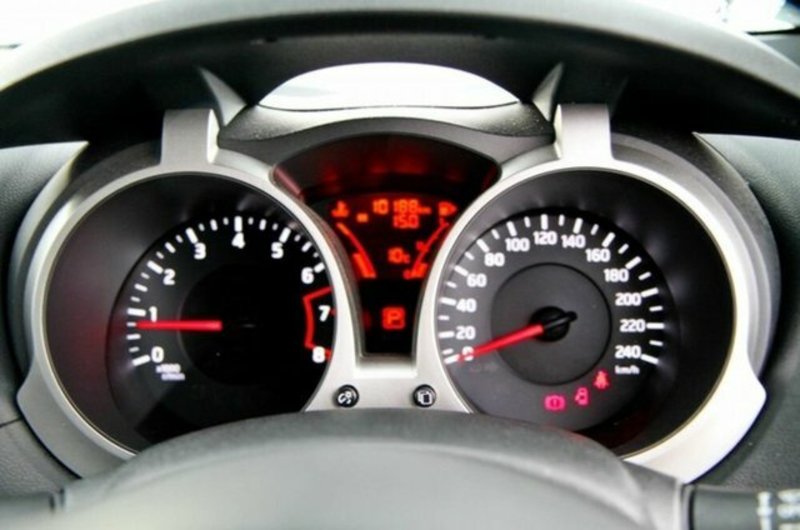 2014 NISSAN JUKE ST 2WD F15 MY14