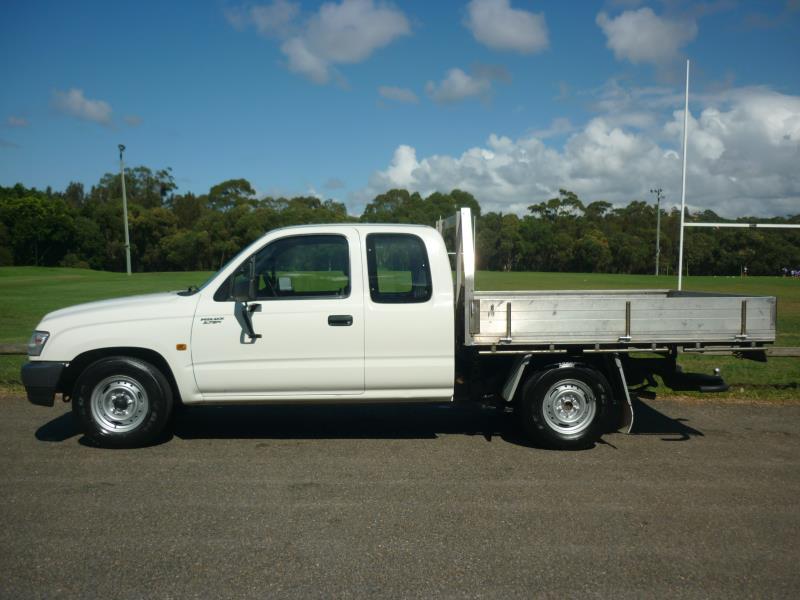 2004 TOYOTA HILUX WORKMATE