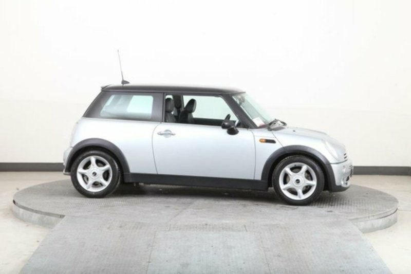 2004 MINI COOPER R50