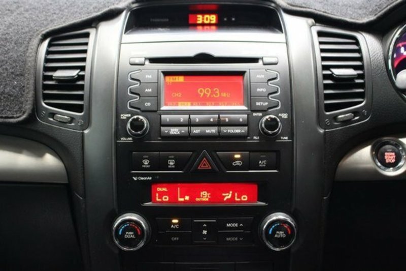 2011 KIA SORENTO PLATINUM (4x4) XM MY11