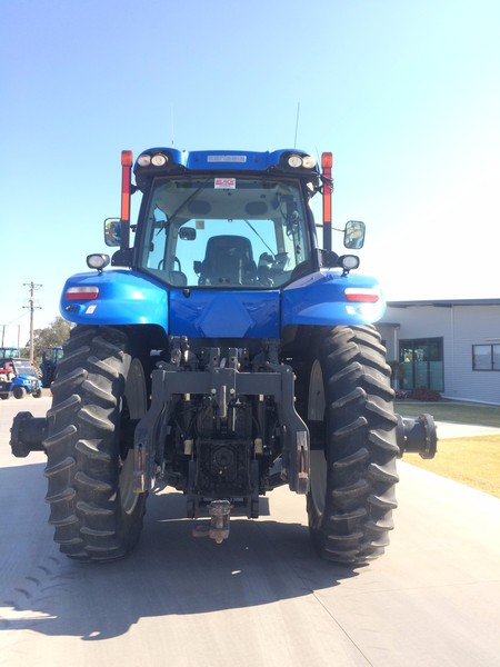 NEW HOLLAND T8.360 Tractor
