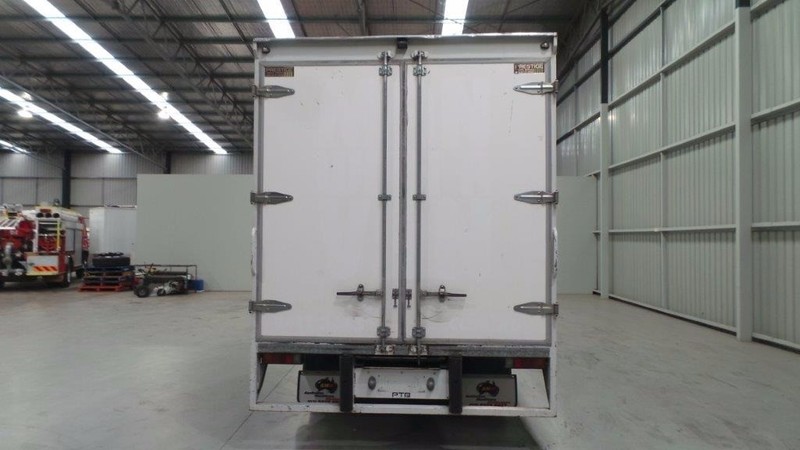 2011 FUSO Canter 515 Canter 515 Truck