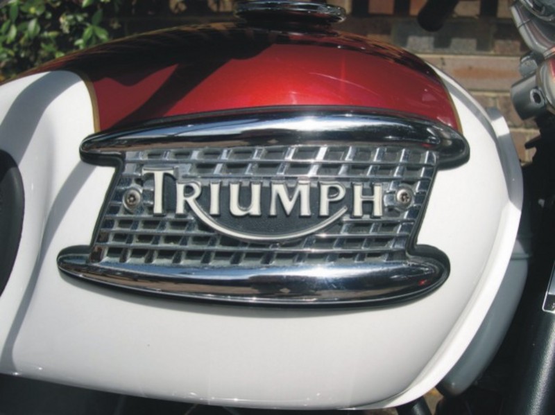 2001 TRIUMPH THUNDERBIRD 900