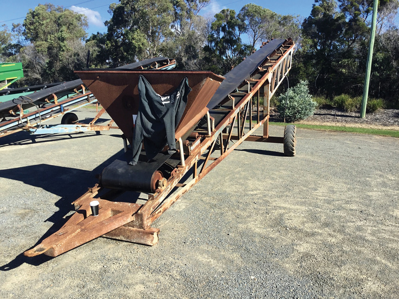 CONVEYOR WITH HOPPER 0135