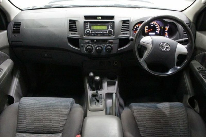 2013 TOYOTA HILUX SR (4x4) KUN26R MY12