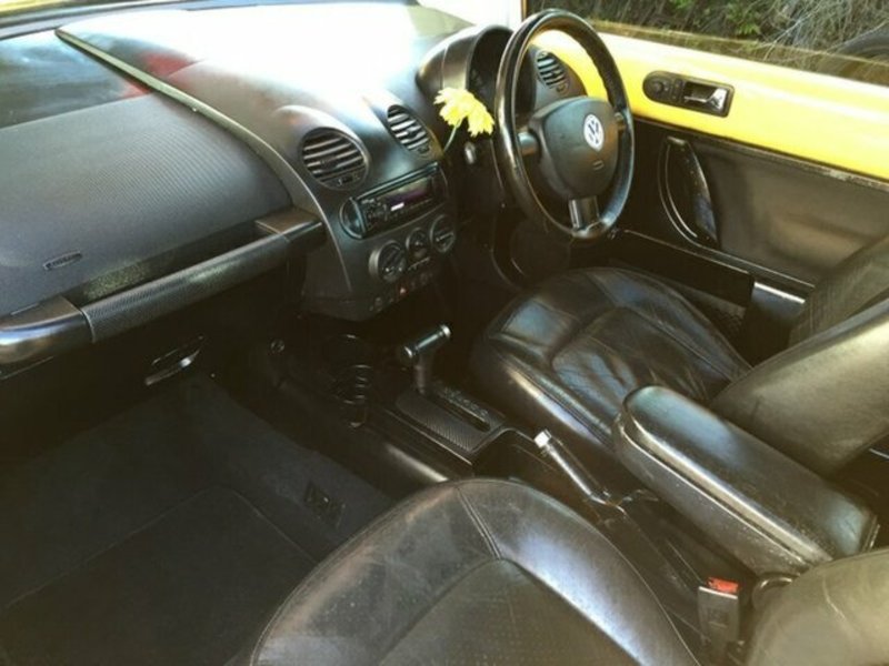 2001 VOLKSWAGEN BEETLE SUNSHINE 9C