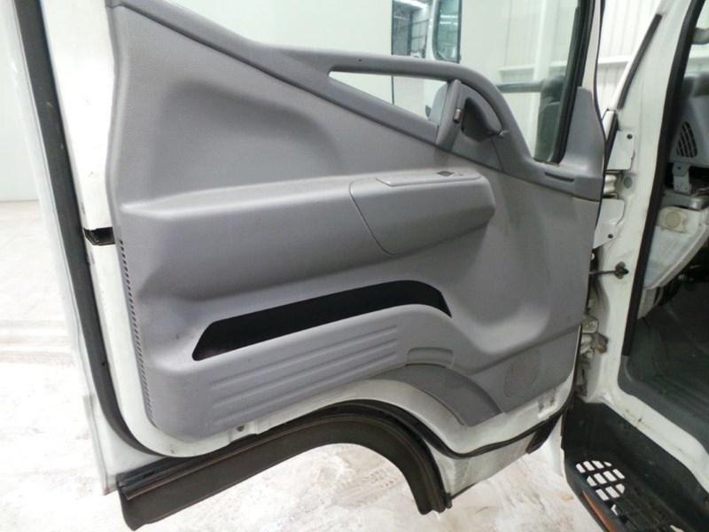 2009 FUSO CANTER