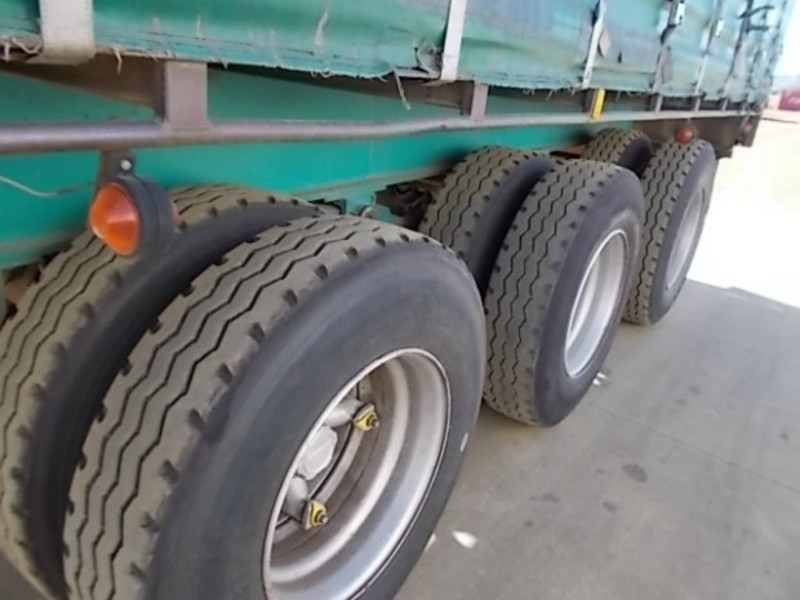 1981 Krueger Curtainsider Semi Trailer