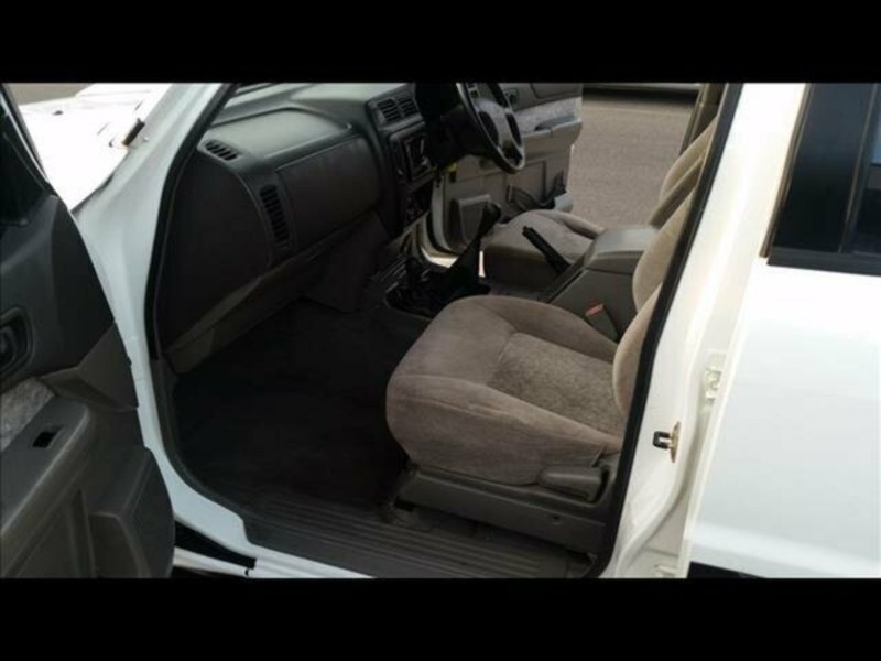 1999 NISSAN PATROL ST (4x4) GU