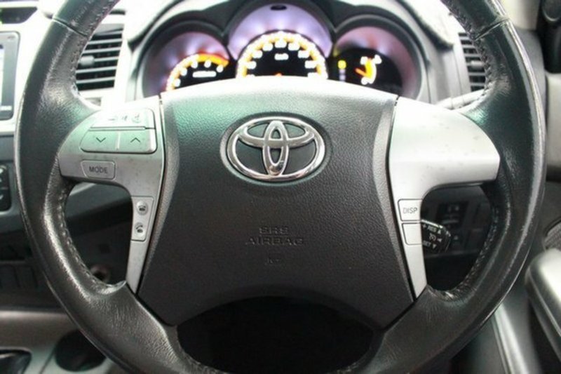 2012 TOYOTA HILUX SR5 (4x4) KUN26R MY12