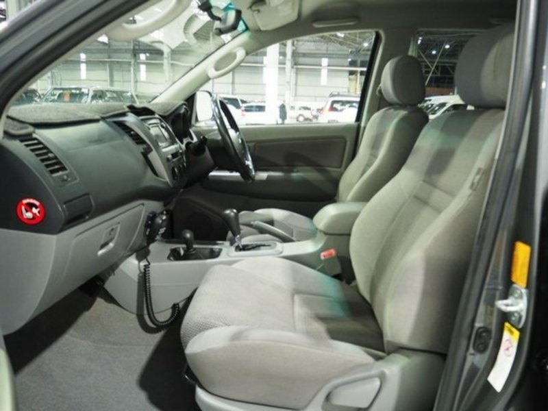 2011 TOYOTA HILUX SR5 (4x4) KUN26R MY11 UPGRADE