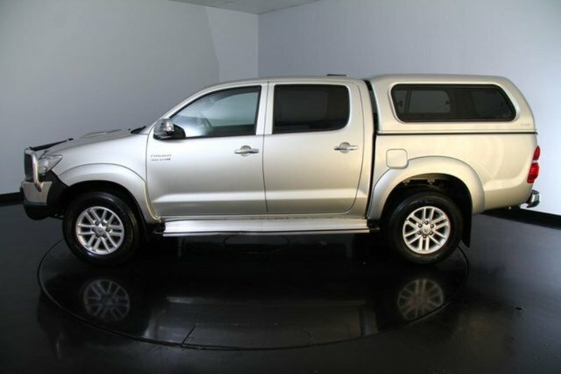 2013 TOYOTA HILUX SR5 (4x4) KUN26R MY12