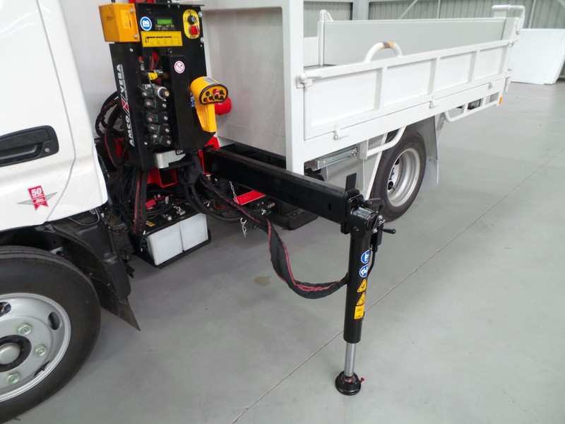 2016 HINO 616 - 300 Series 616 - 300 Series Truck