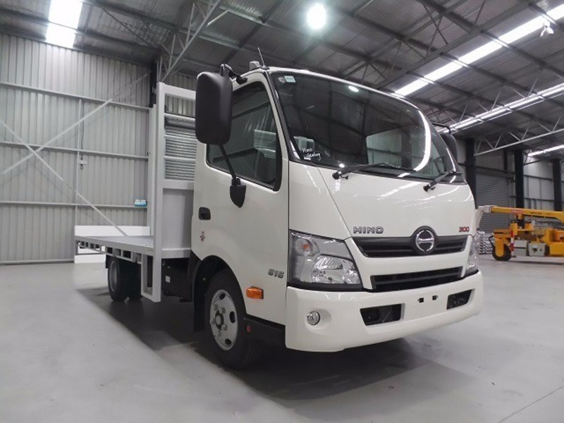 2017 HINO 300 SERIES - 616
